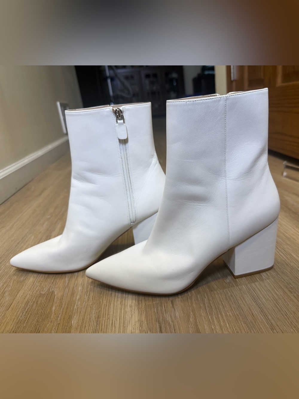 NEW Stuart Weitzman White Leather Pointed Toe Ankle Boots Size 11